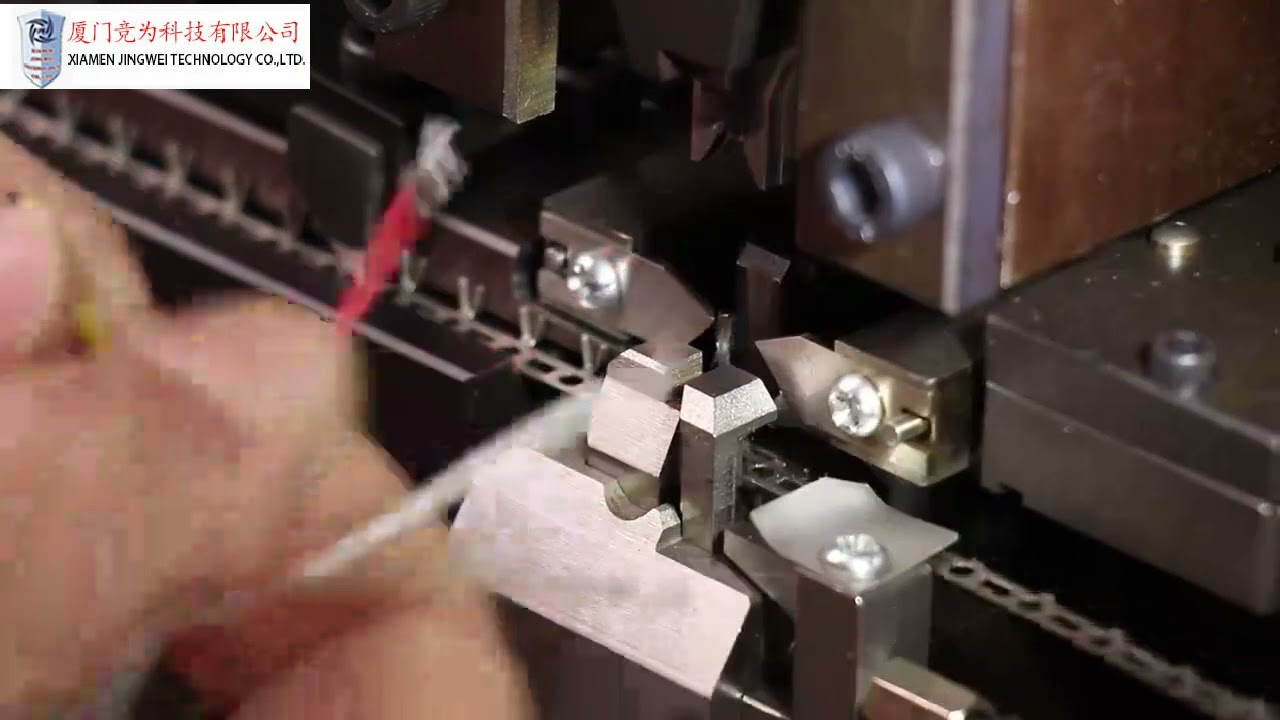 Macchina automatica per spellare e crimpare cavi elettrici - Ottimizzazione industriale