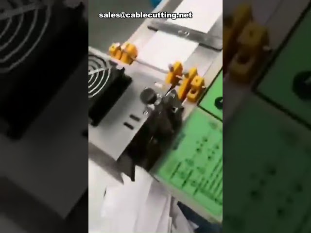 Macchina Automatica per Taglio Mascherine – Produzione Veloce e Precisa