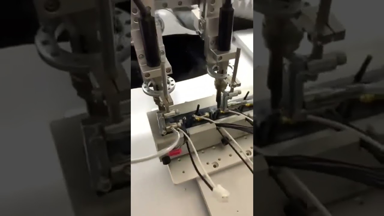 Macchina Saldatura Automatica 4 Assi Doppia Stazione con Teste Pneumatiche per Cablaggi Motore