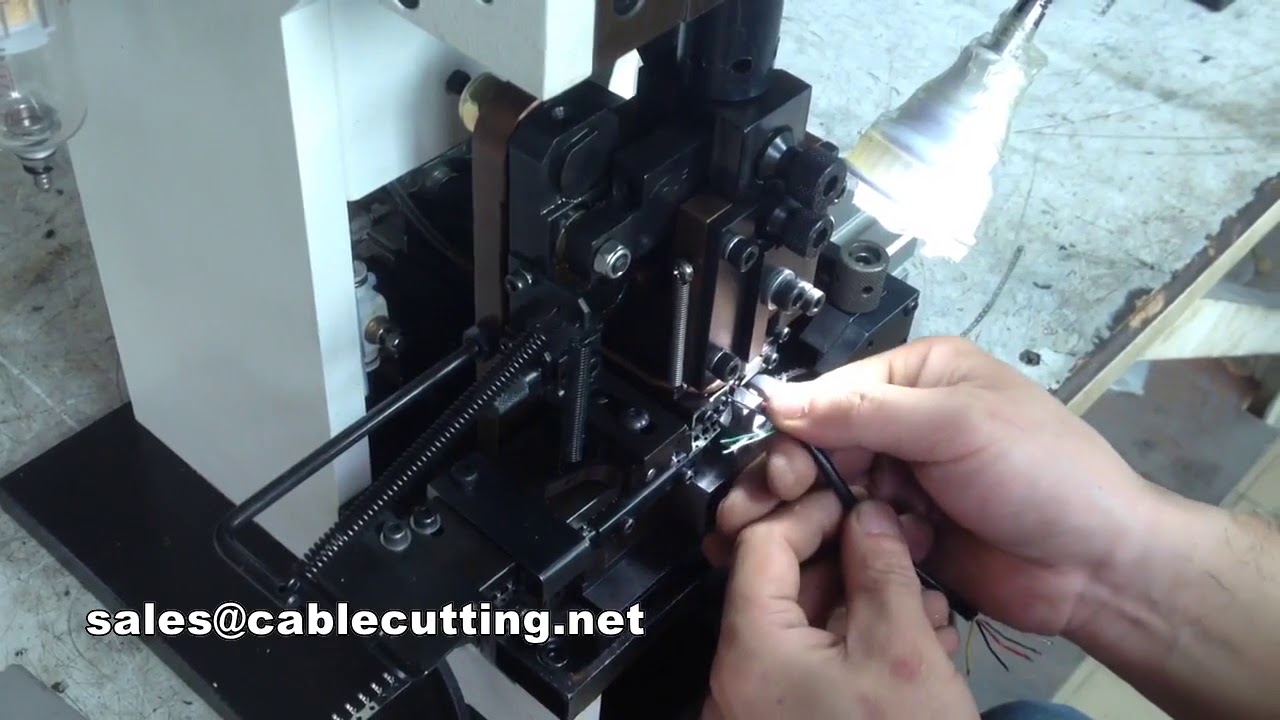 Spellafili e crimpatrice per cavi PVC a guaina tonda – Macchina automatica