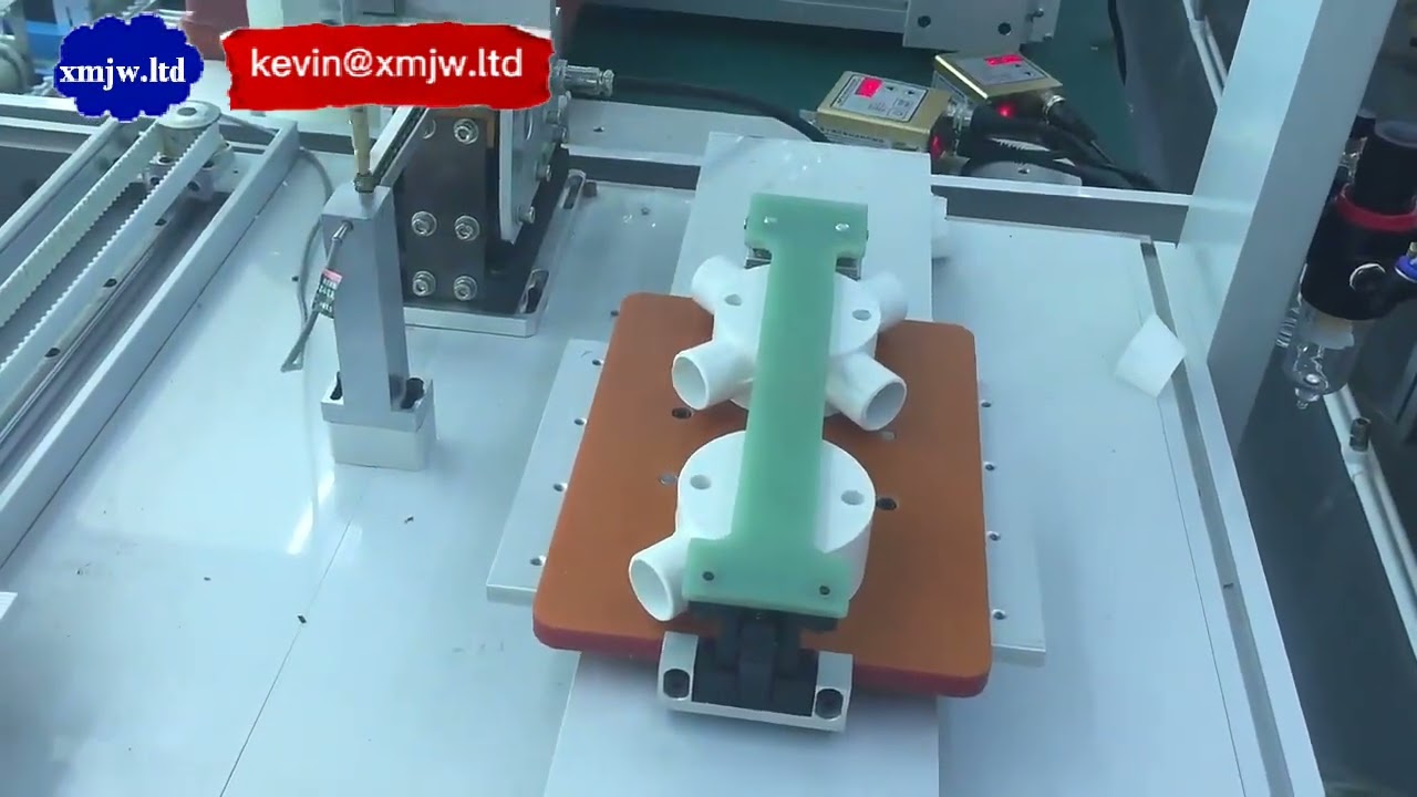 Alimentatore Automatico per Viti a Vaschetta Vibrante: Efficienza e Precisione