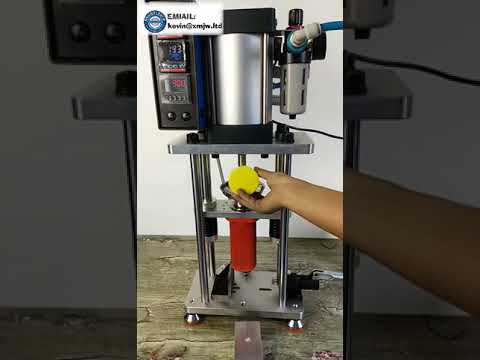 Macchina per stampaggio a iniezione verticale da tavolo 60g – Ideale per piccoli lotti e prototipi