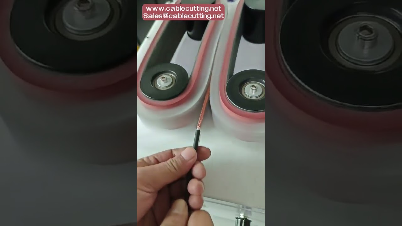 Macchina pelacavi schermati e spazzola per treccia schermante: automazione di precisione