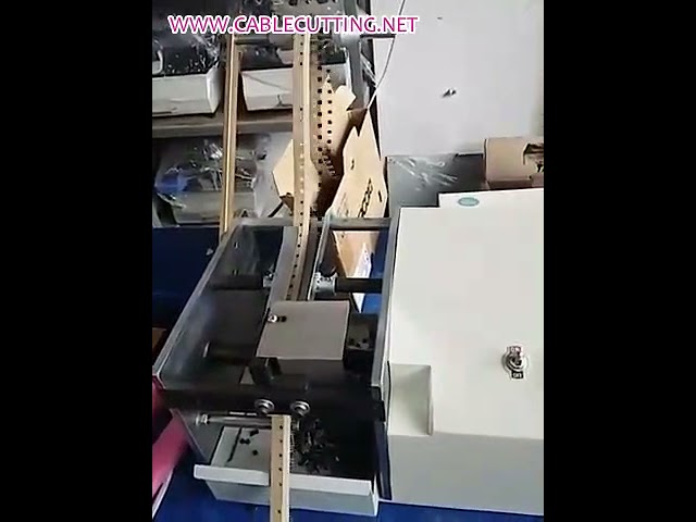 Macchina Automatica per Taglio e Piegatura Terminali Condensatori
