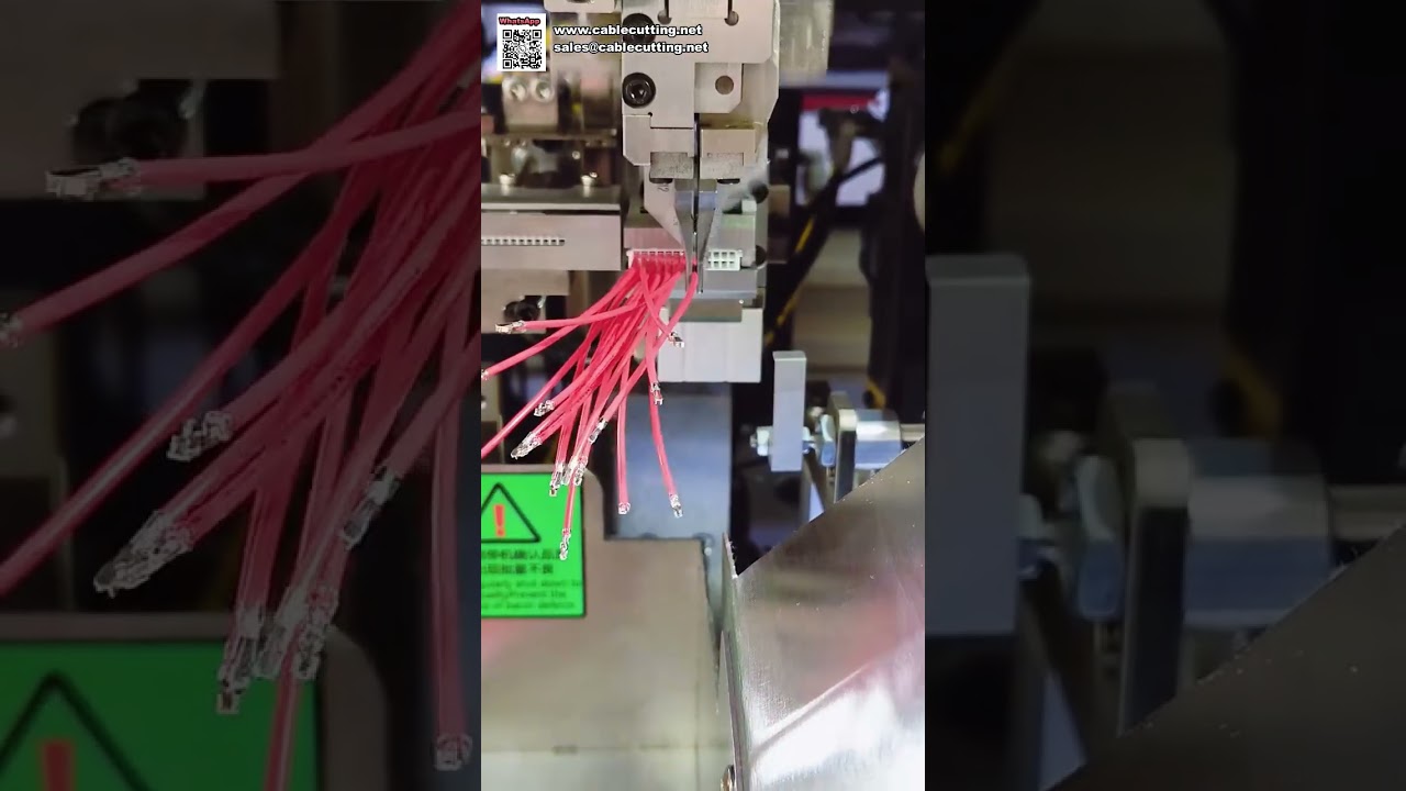 Macchina Intelligente per Inserimento Automatico di Alloggiamenti per Cablaggi