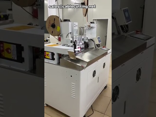 Macchina automatica per crimpatura terminali liberi, riscaldamento e inserimento tubi termoretraibili