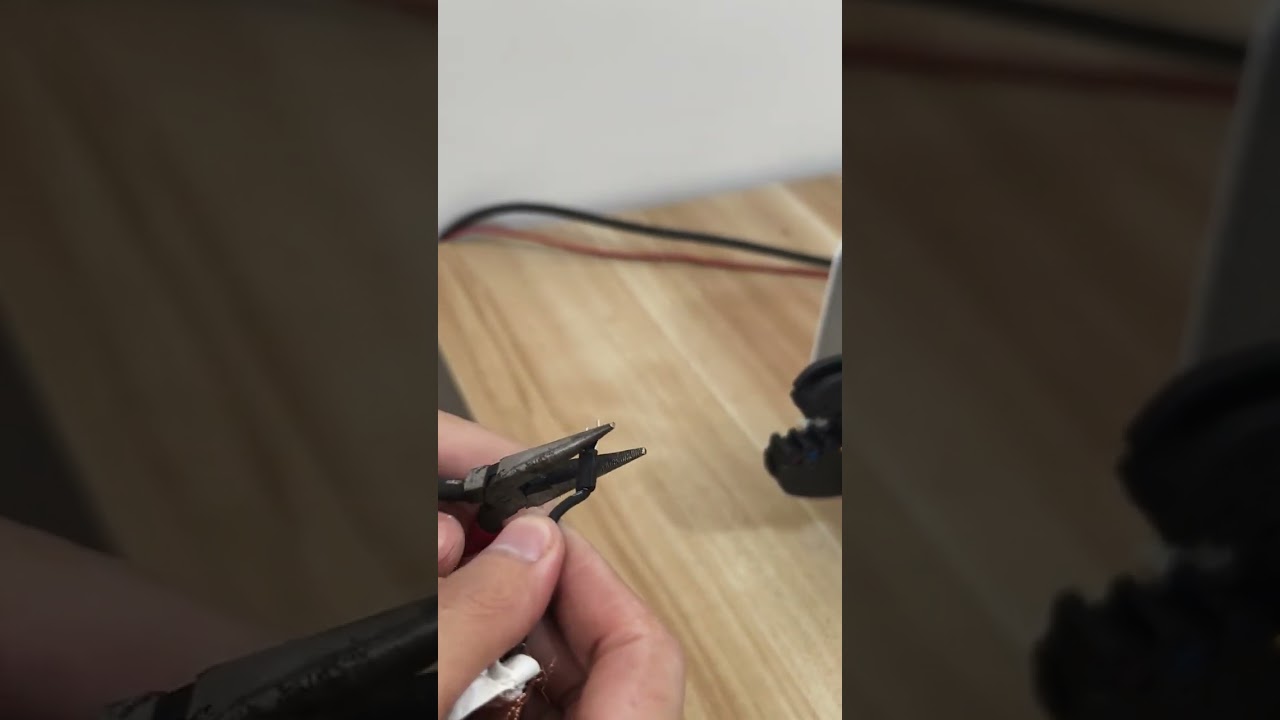 Crimpatrice Elettrica Versatile per Ogni Tipo di Terminale | Automazione di Fabbrica
