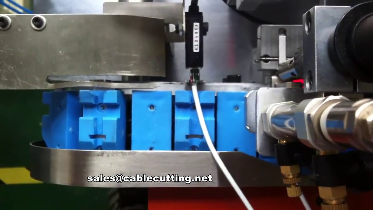 Saldatrice automatica per cavo di ricarica iPhone: precisione e velocità industriale