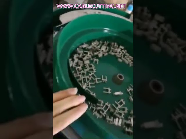 Macchina Crimpatrice per Inserimento Spina a 3 Pin - Crimpatura Automatica