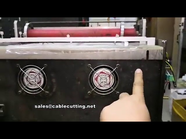 Video operativo: come aprire il pannello posteriore della macchina per lavorazione cavi