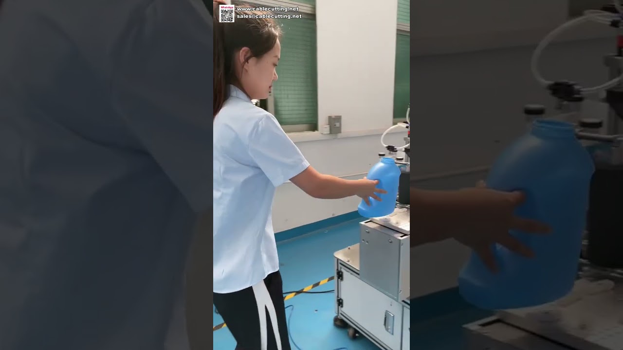 Etichettatrice Automatica Fronte/Retro per Bottiglie di Detersivo - Etichette su Due Lati