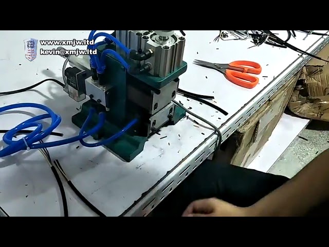 Macchina per cavi 3f: Spellatura pneumatica manuale e attorcigliatura fili