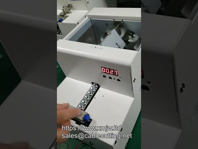 Distributore automatico intelligente per viti e dadi - Alimentatore e trasportatore di precisione