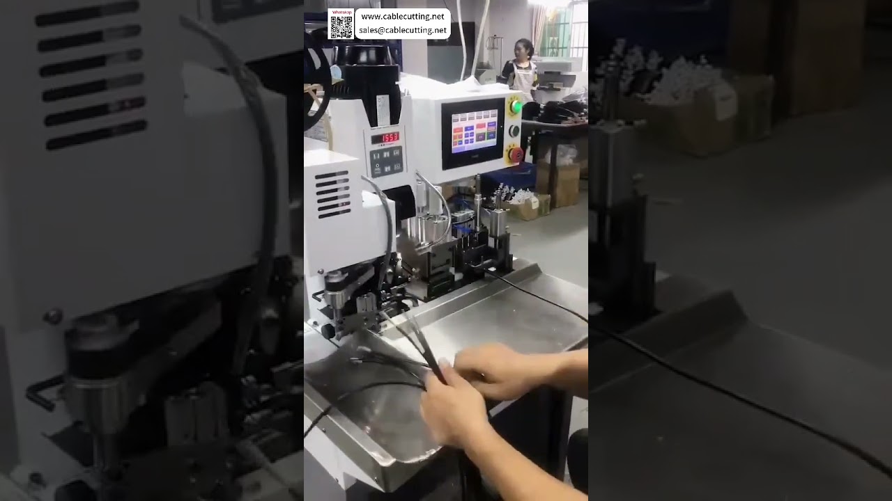 Macchina per spellatura e crimpatura di cavi unipolari e multipolari: lavorazione versatile di cablaggi