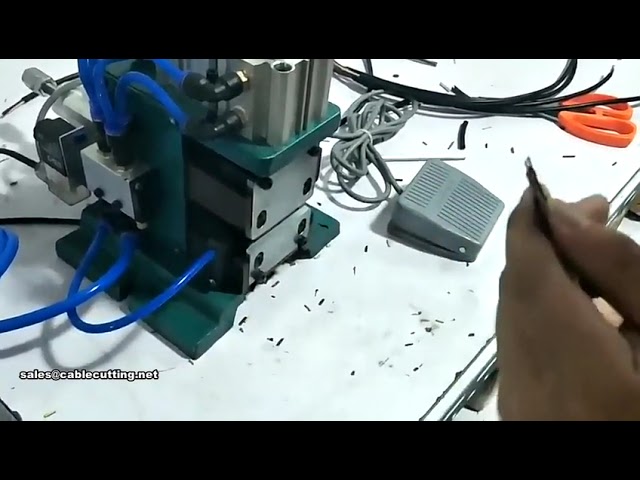 Macchina spellafili e attorcigliatrice pneumatica 3f 01 25mm per cavi multipolari