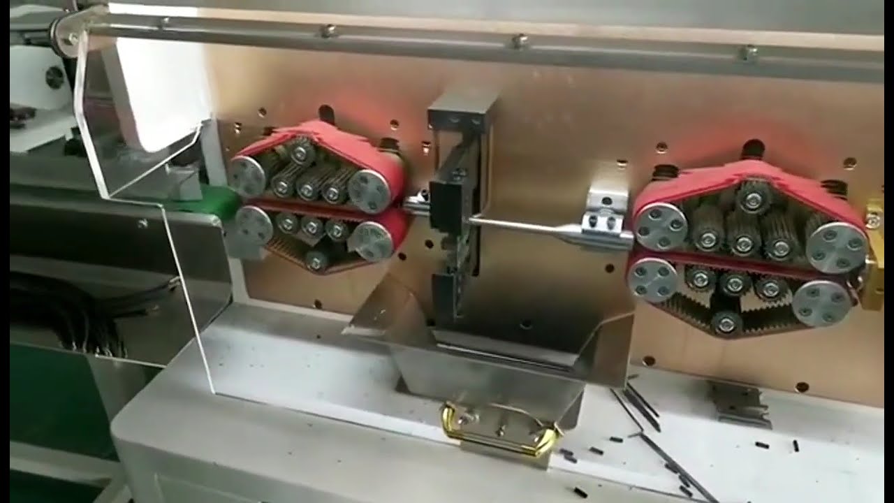 Macchina spellafili automatica per cavi quadrati grandi: taglia e pela fino a 300 mm²