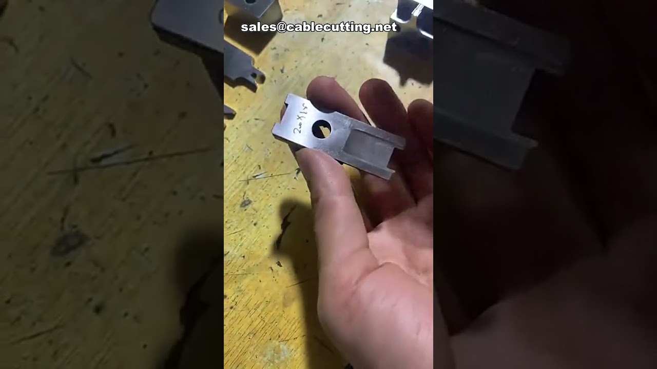 Stampo Personalizzato per Coltello a Pressa Fredda - Lama di Taglio per Crimpatura Automatica dei Terminali