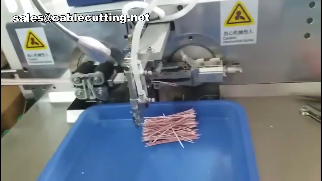 Macchina automatica per crimpatura terminali, saldatura fili, spelatura e torsione