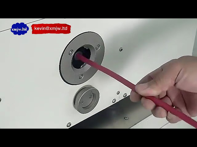 Macchina automatica per avvitare connettori MC4 - Assemblaggio cablaggi e connettori solari
