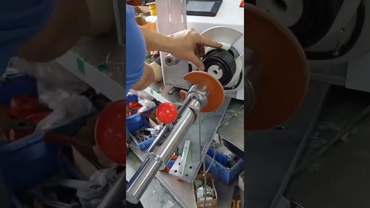 Macchina avvolgitrice automatica a movimento traverso con trattenimento testa-coda per cablaggi #macchina #automotive #diy