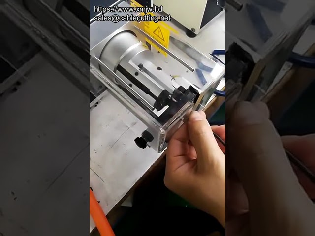 Spellacavi Coassiale Semiautomatico: Massima Precisione e Velocità