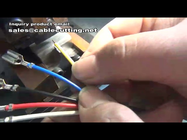 Stampo per Fascette e Applicatore per Crimpatura Terminali: Stampo di Precisione per Assemblaggio Cablaggi