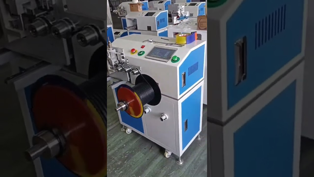 Macchina avvolgitrice versatile: bobine di plastica e avvolgimenti cavi con dosatura e taglio di precisione
