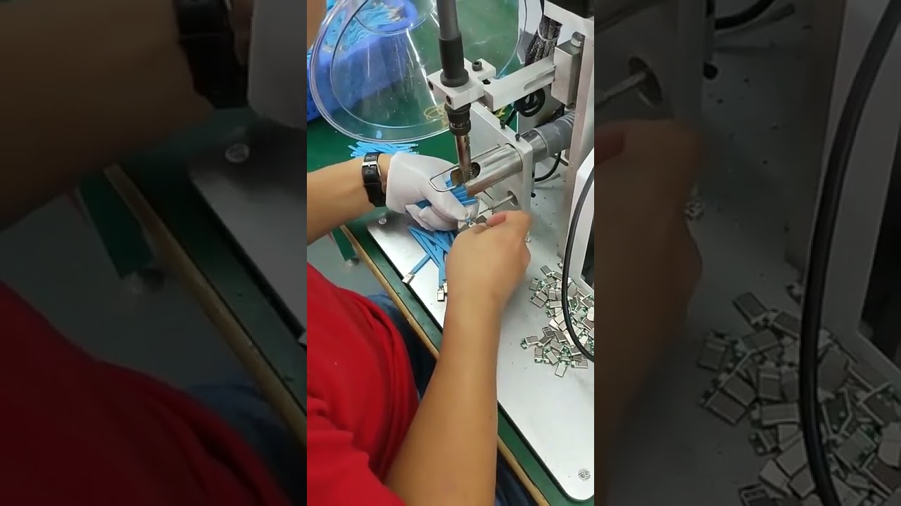 Saldatrice semiautomatica multifunzione per connettori e microinterruttori a pedale