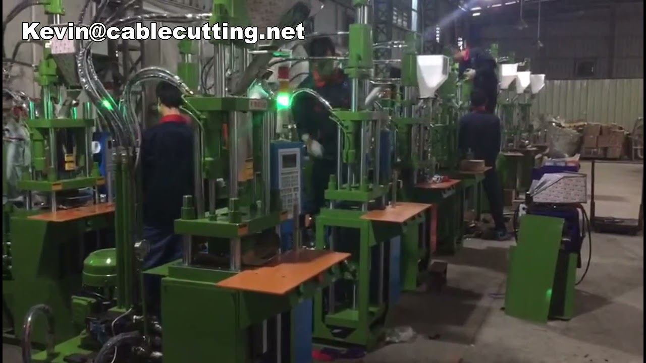 Macchina per stampaggio a iniezione per custodie cellulari | Produzione automatica di alta precisione
