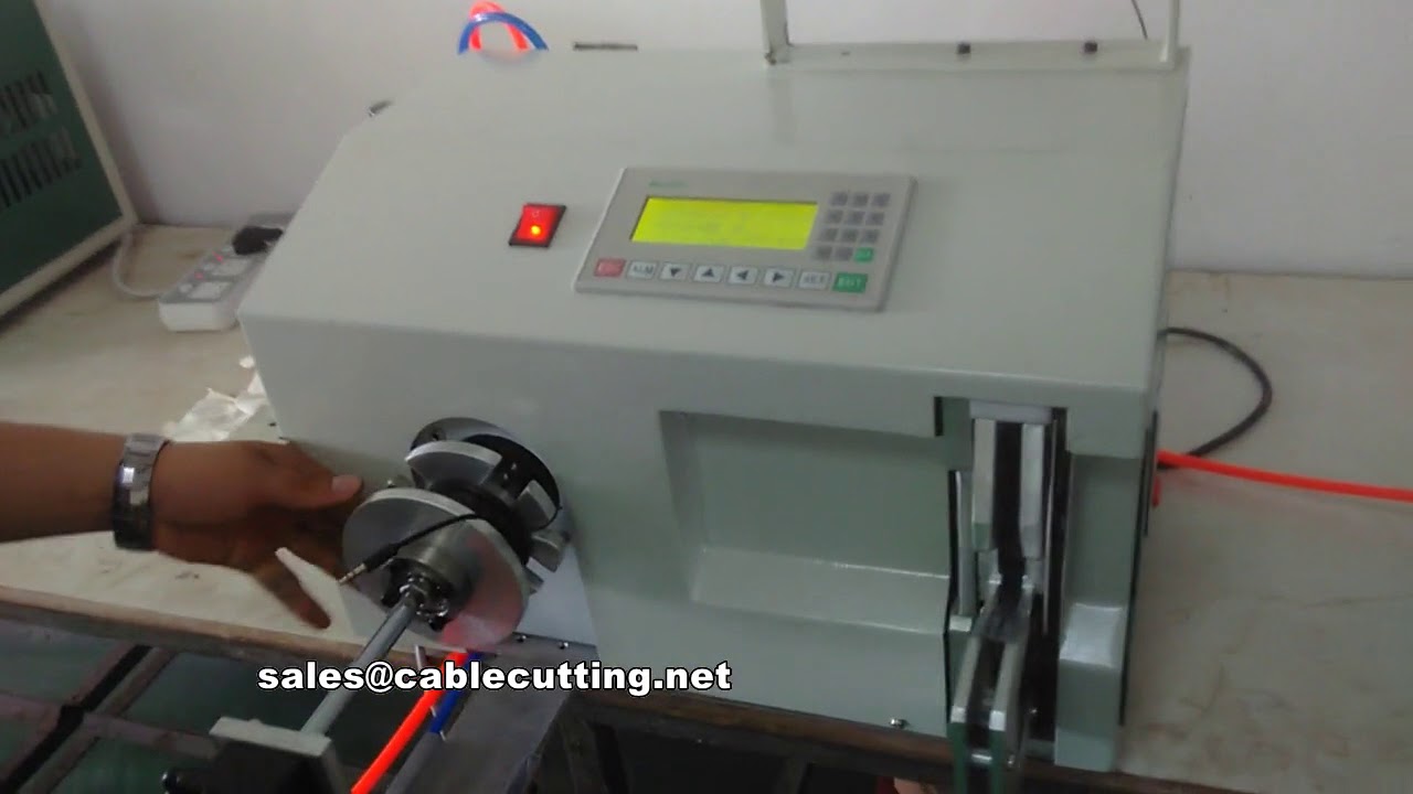 Macchina automatica per fascette twist: la soluzione per un confezionamento rapido